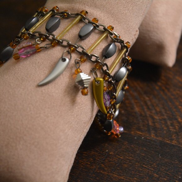 ✨ NWT Fashion Jewelry Ladder Charm Bracelet – Adjustable 8"–10" – Fall Colors ✨ - Picture 6 of 7